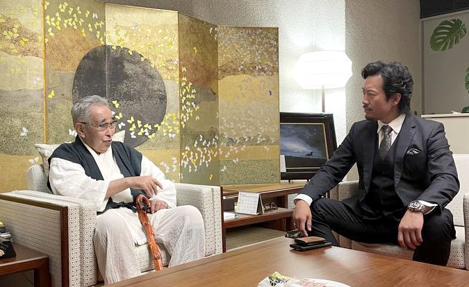 行徳哲男様